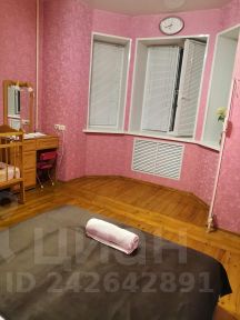 2-комн.кв., 63 м², этаж 1