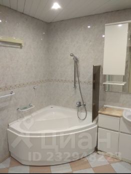 3-комн.кв., 94 м², этаж 3