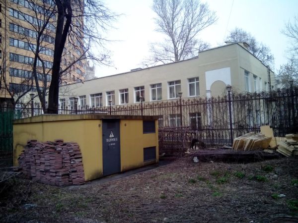 Отдельно стоящее здание в 1-м Неопалимовском переулке, 10с13