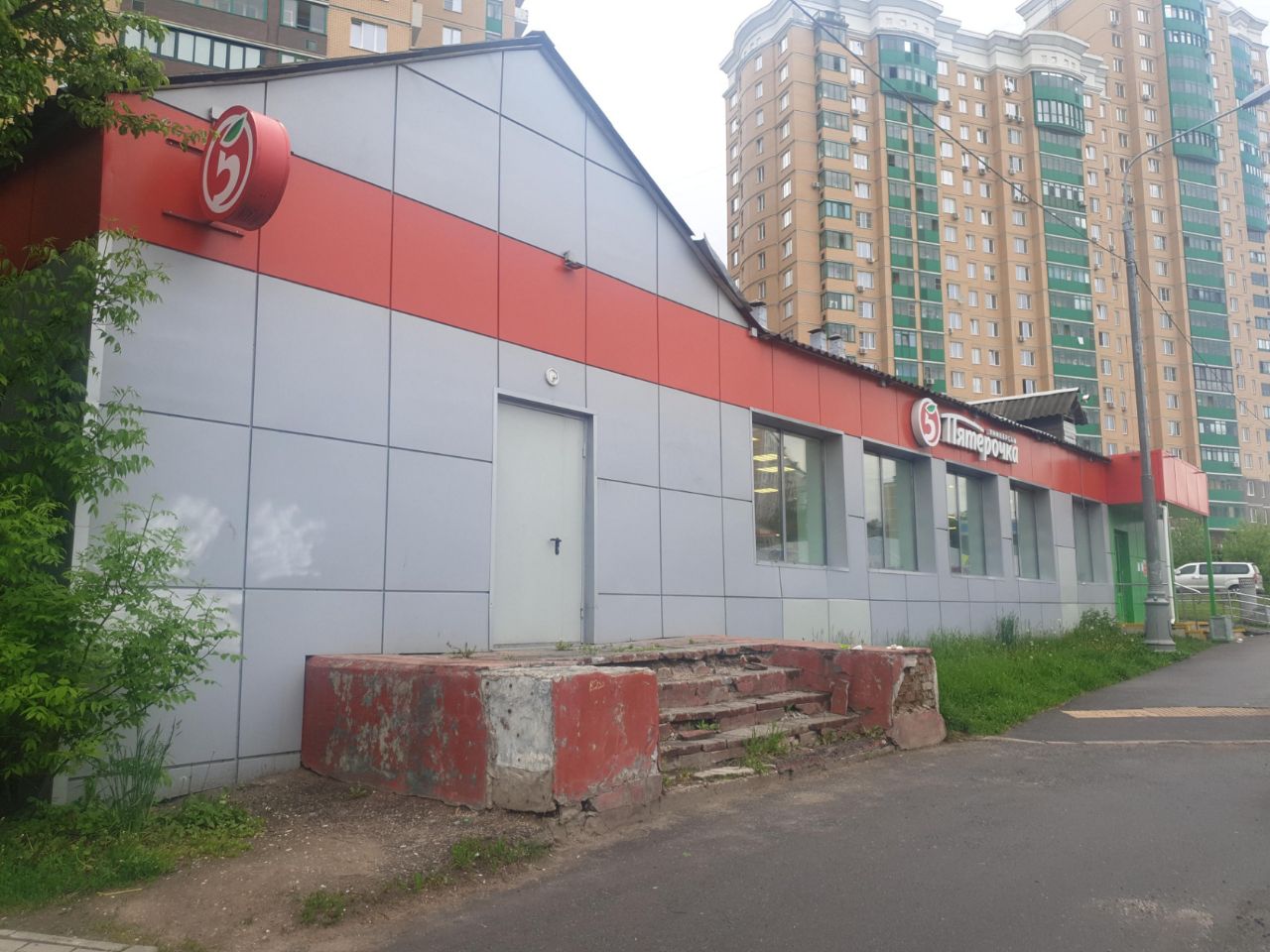 продажа помещений в ТЦ на ул. Ягодная, 12