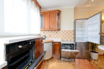 5-комн.кв., 190 м², этаж 8