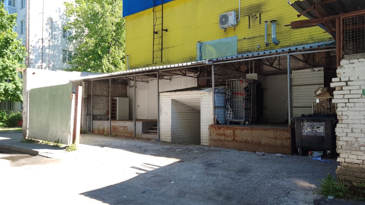 Торговом центре на ул. Пионерская, 35