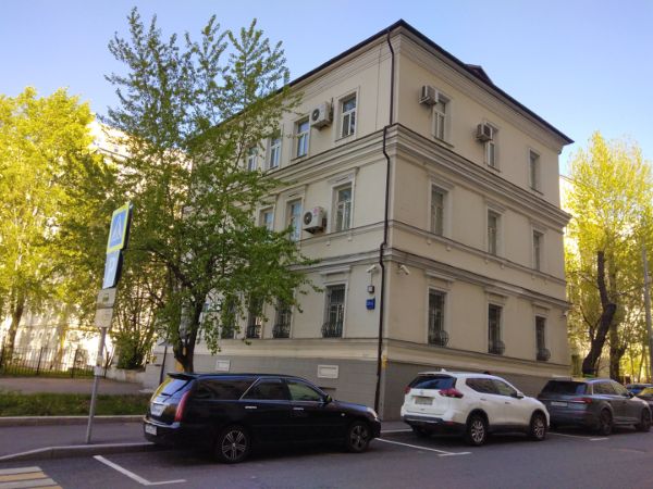 Отдельно стоящее здание в 1-м переулке Тружеников, 27/2