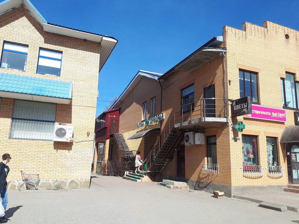 Торговом центре на ул. Семенюка, 9