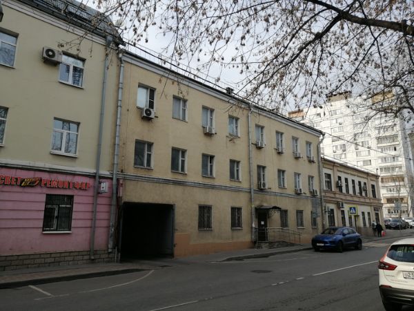 Отдельно стоящее здание на ул. Лобачика, 13