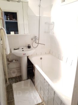 2-комн.кв., 70 м², этаж 3