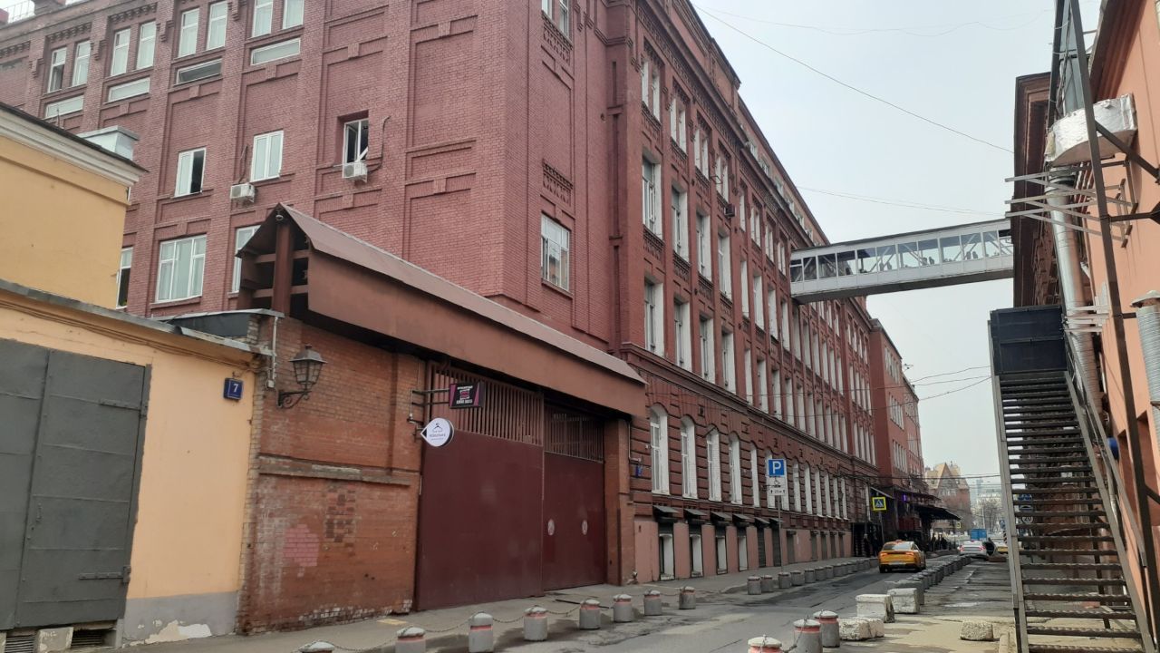 продажа помещений в БЦ Красный Октябрь (в Берсеневском переулке, 2с1)