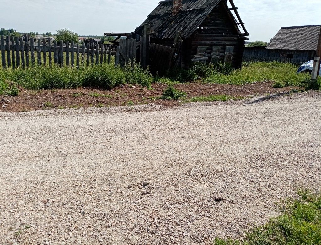 Купить земельный участок с домом под снос в городском округе Режевском  Свердловской области, продажа участков под строительство. Найдено 2  объявления.