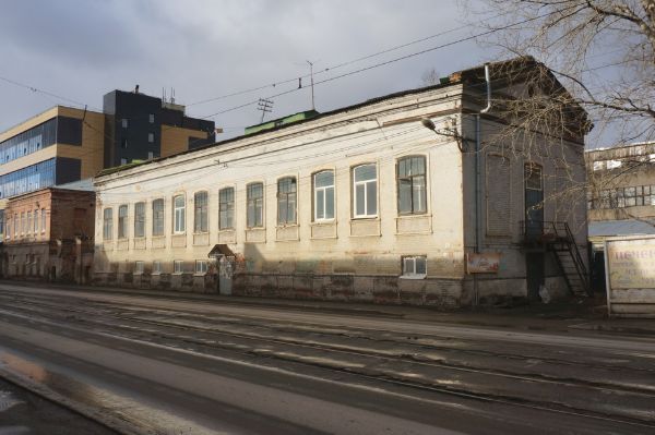 Отдельно стоящее здание на ул. Дзержинского, 3