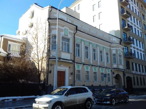 Особняк на Гоголевском бульваре, 9