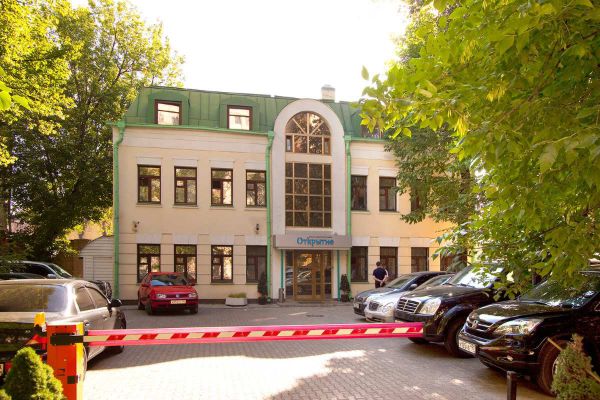 Офисное здание на ул. Казакова, 3с2