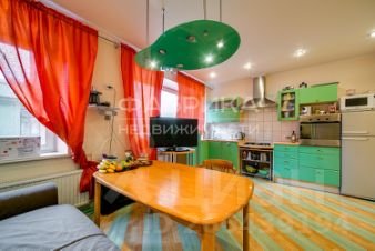 2-комн.кв., 77 м², этаж 2