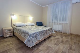 2-комн.кв., 80 м², этаж 1