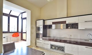 4-комн.кв., 225 м², этаж 7