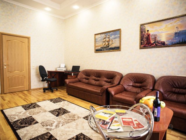 3-комн. апарт., 80 м², 1/3 этаж