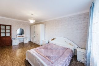 4-комн.кв., 130 м², этаж 7