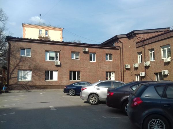Административное здание на ул. Суворовская, 19с2