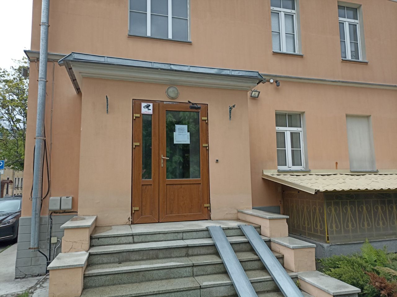 Бизнес Центр в Большом Демидовском пер., 17/1