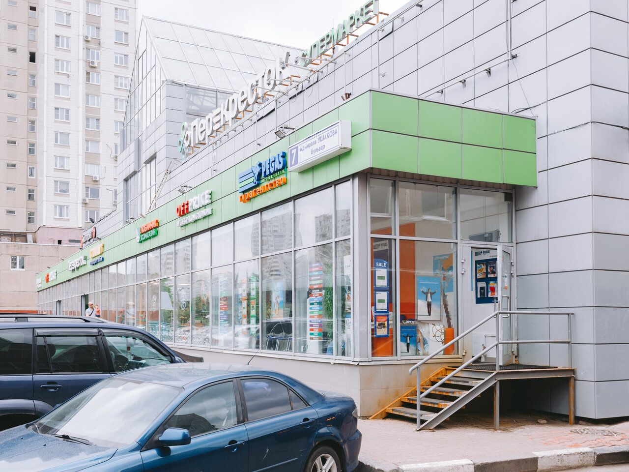 продажа помещений в ТЦ на бульваре Адмирала Ушакова, 7