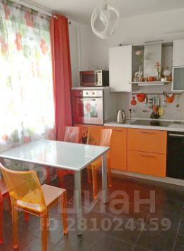 3-комн.кв., 82 м², этаж 1