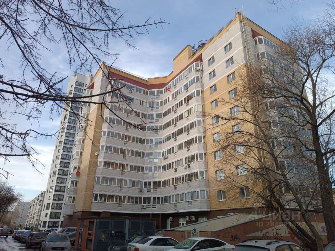 Уютная квартира на 8 этаже в Екатеринбурге. Современный дом, удобное расположение. Идеально для краткосрочной аренды.
