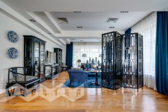 4-комн.кв., 245 м², этаж 2