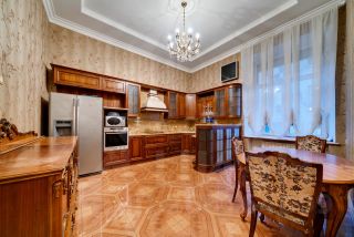 4-комн.кв., 156 м², этаж 3