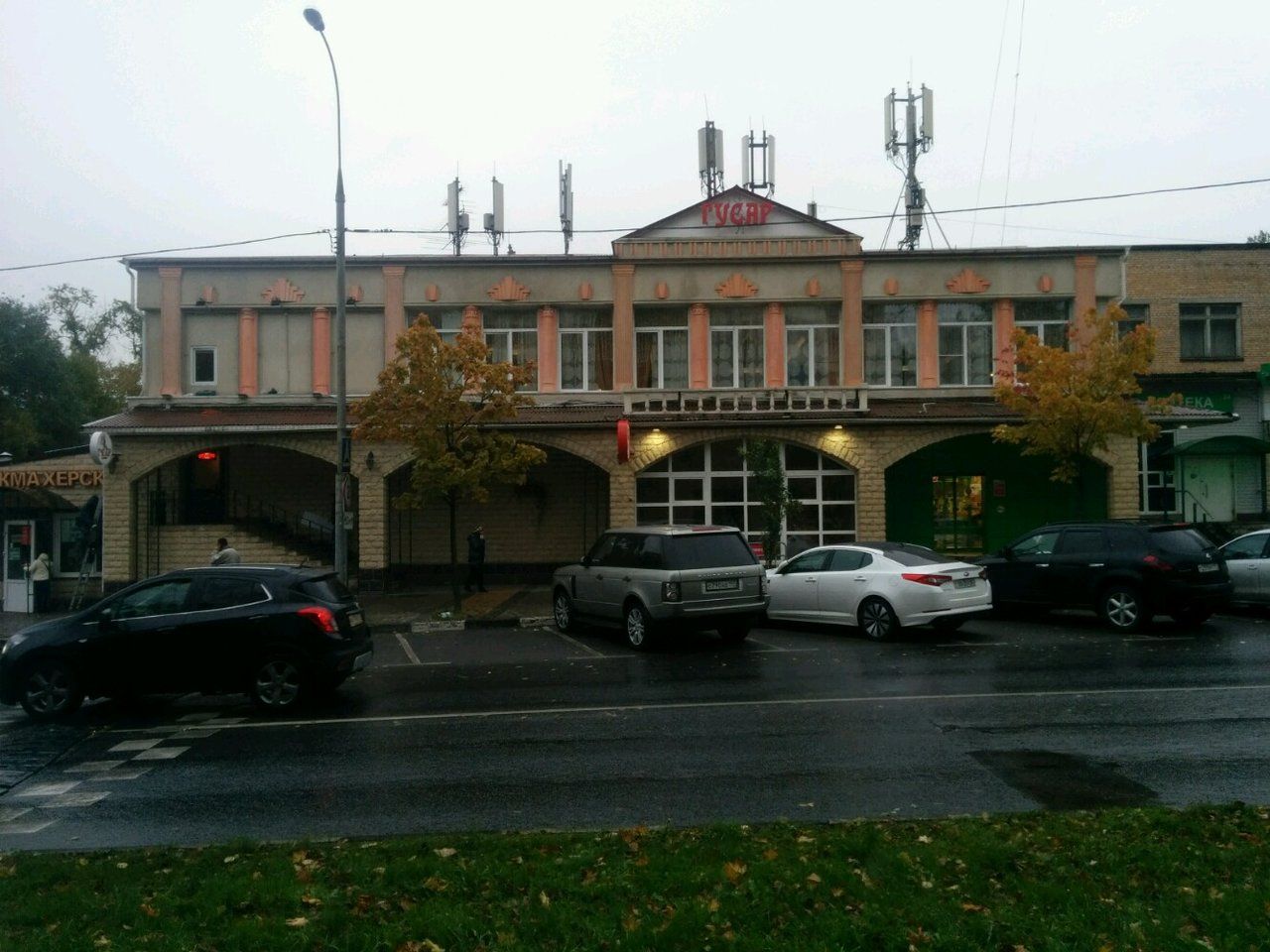 Торговом центре на ул. Болотниковская, 52к1
