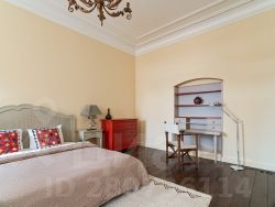 5-комн.кв., 250 м², этаж 4