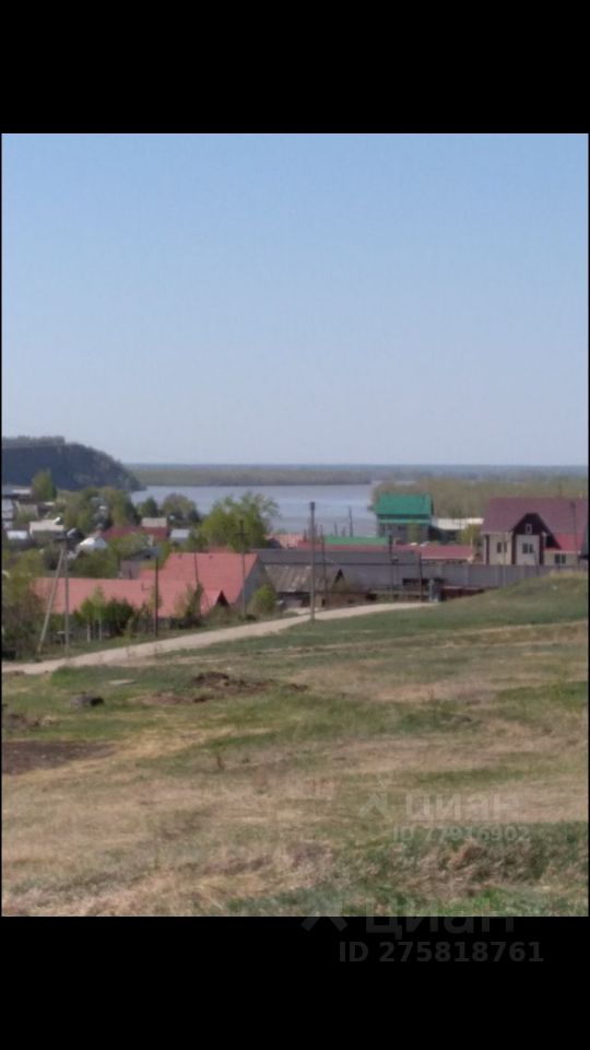 Продается участок в Барнауле с живописным видом на реку и окрестности. Идеальное место для строительства дома.
