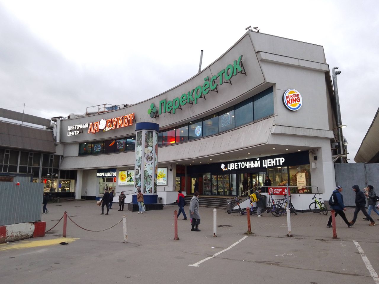 Торговом центре Крестовский (Строение 2)