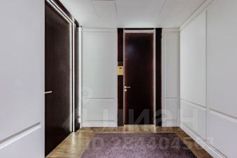 2-комн.кв., 121 м², этаж 8