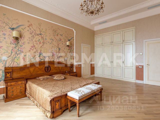 Купить квартиру площадью 200 кв. м. в Москве