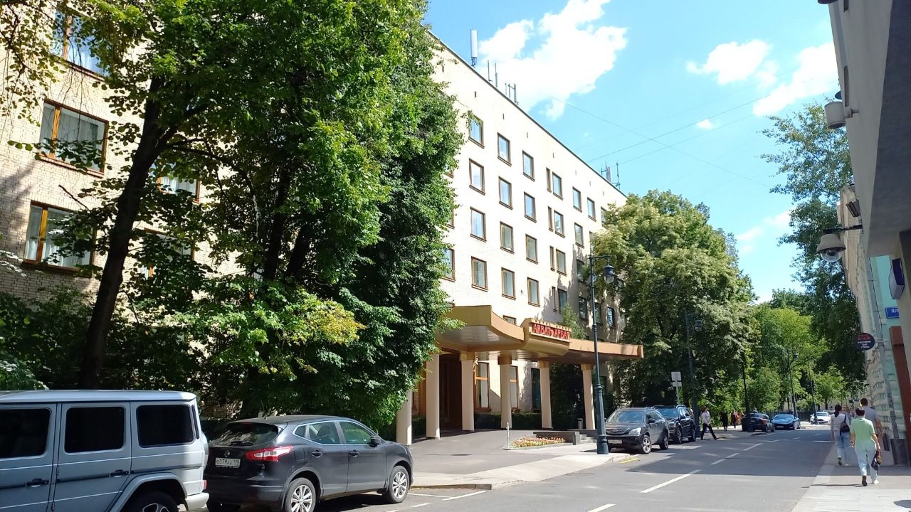 БЦ в Плотниковом переулке, 12