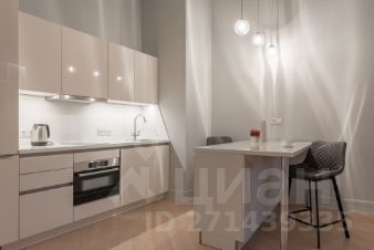 2-комн.апарт., 80 м², этаж 81