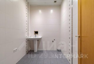 4-комн.кв., 225 м², этаж 2