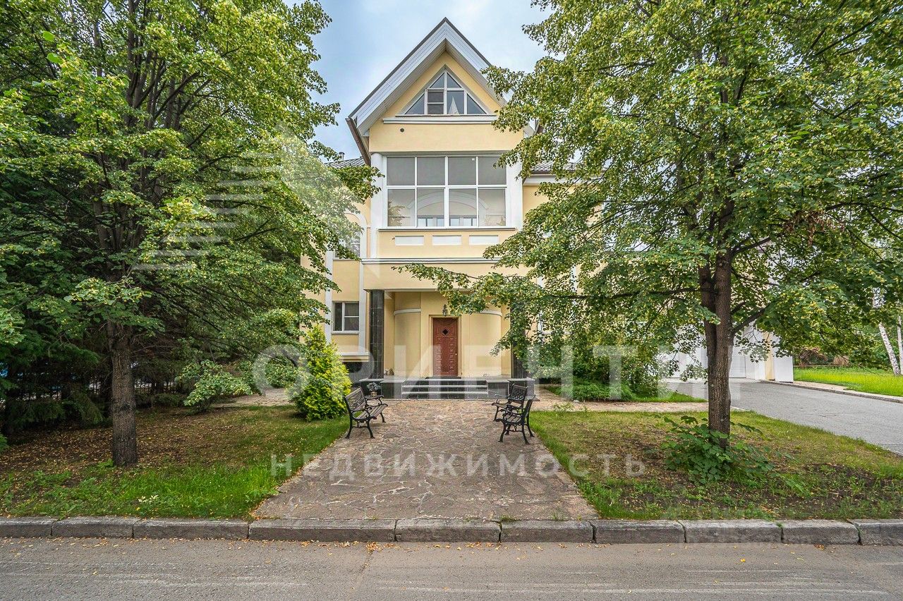 Продажа дома 578 кв.м в Екатеринбурге, Карасьеозерский - 5 спален, сауна,  камин, гараж