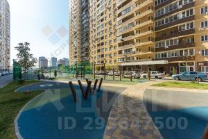 2-комн.кв., 74 м², этаж 23