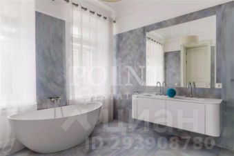 5-комн.кв., 220 м², этаж 2