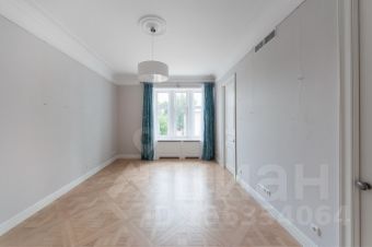 5-комн.кв., 220 м², этаж 2