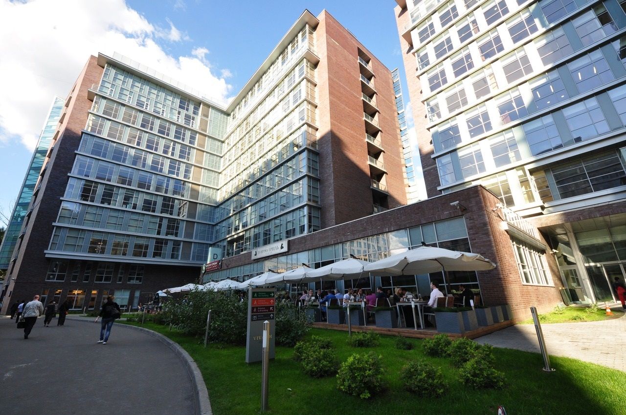 Бизнес Центр Vivaldi Plaza (Вивальди Плаза) (Лето)