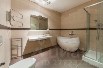 3-комн.кв., 230 м², этаж 37