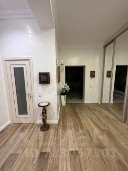 4-комн.кв., 140 м², этаж 2