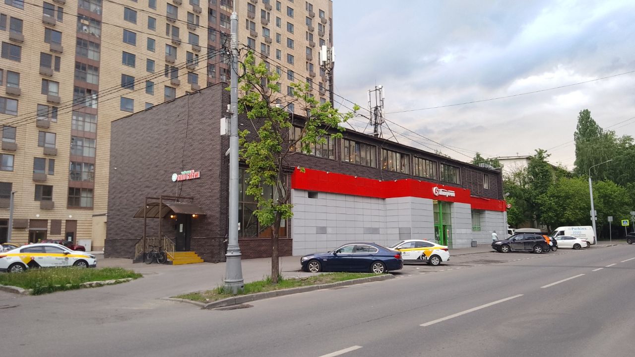 ТЦ на ул. 15-я Парковая, 27