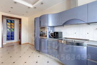 4-комн.кв., 220 м², этаж 25