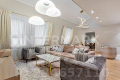 4-комн.кв., 177 м², этаж 4