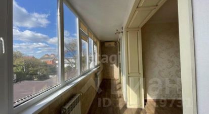 2-комн.кв., 77 м², этаж 3