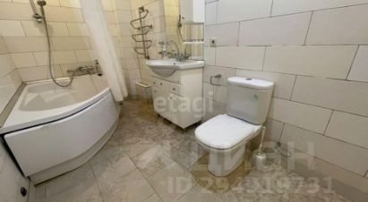 2-комн.кв., 77 м², этаж 3