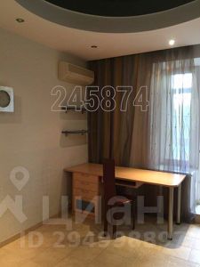 3-комн.кв., 100 м², этаж 4