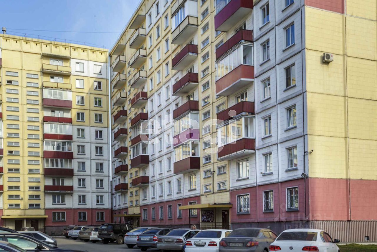 Продаю двухкомнатную квартиру 54м² ул. Братьев Сизых, 4, Новокузнецк,  Кемеровская область, Новобайдаевский микрорайон - база ЦИАН, объявление  293919377